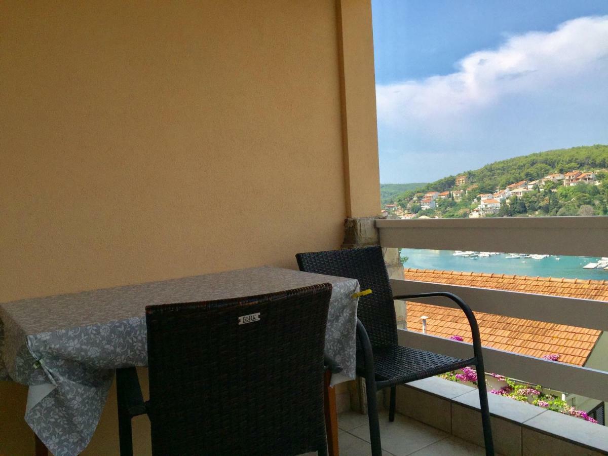 Apartment Seaview Jelsa Racic Buitenkant foto