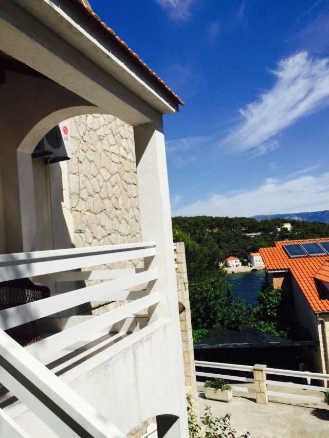 Apartment Seaview Jelsa Racic Buitenkant foto